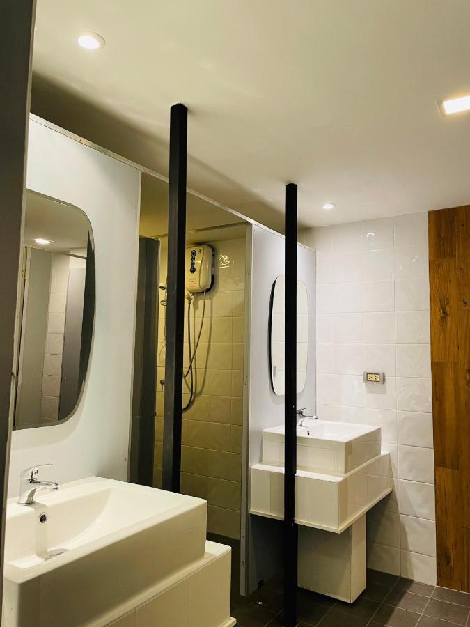 Hostel Rabbitel Phuket Exterior foto