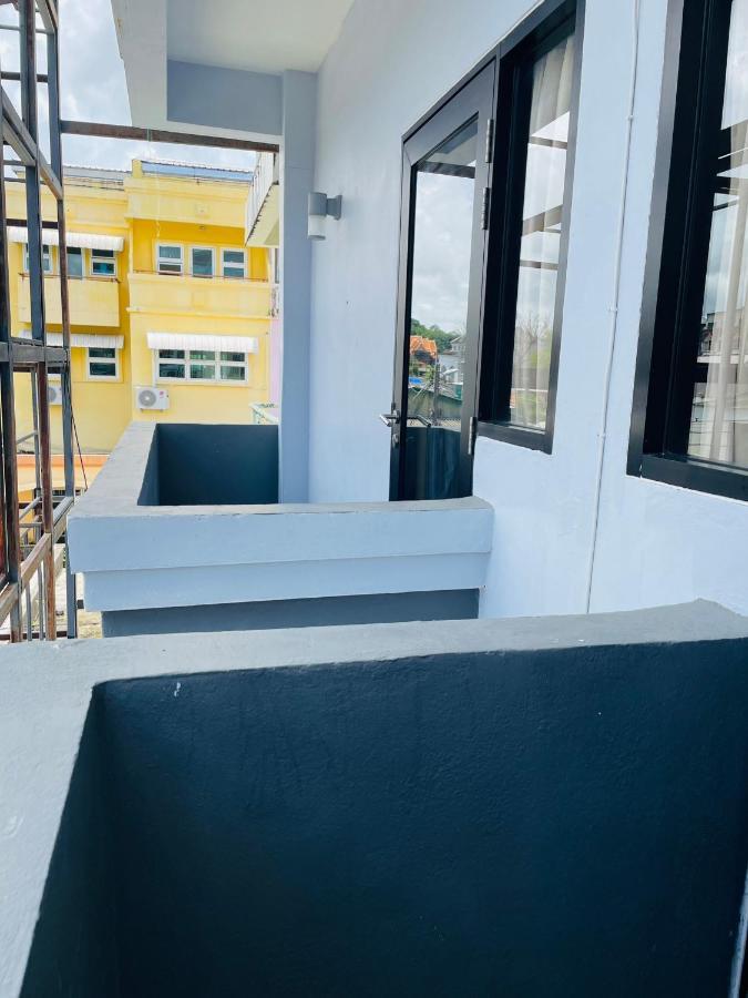 Hostel Rabbitel Phuket Exterior foto